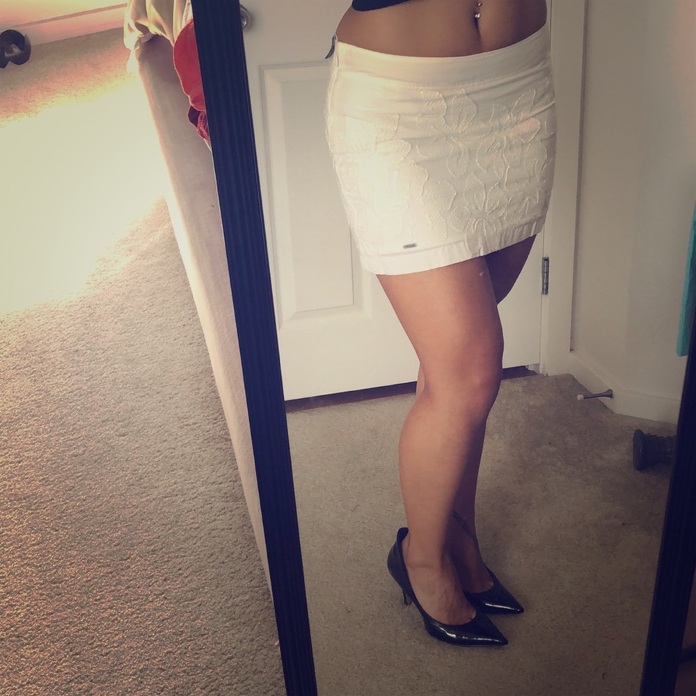 White hollister mini skirt